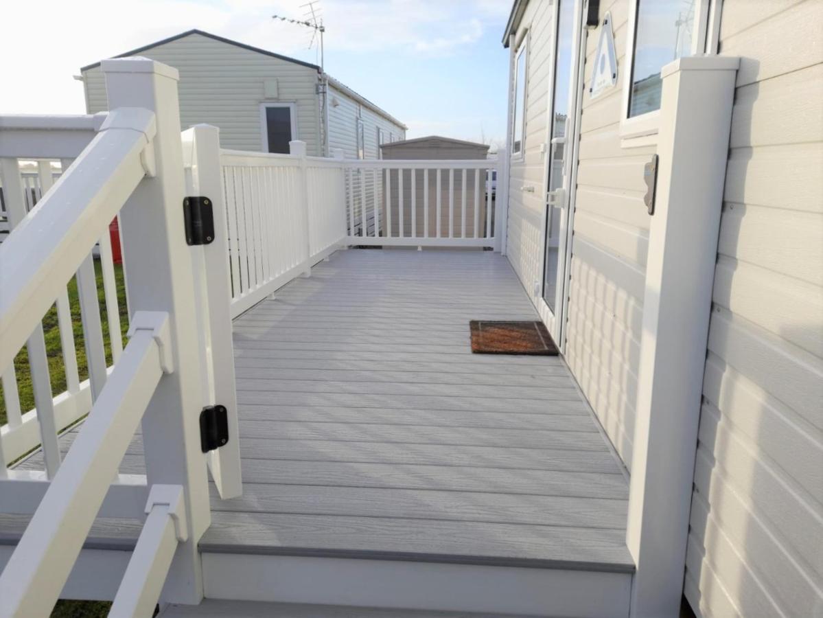 3 Bedroom Modern Caravan Sleeps Up To 8 ミロム エクステリア 写真