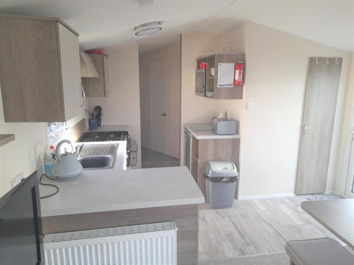 3 Bedroom Modern Caravan Sleeps Up To 8 ミロム エクステリア 写真