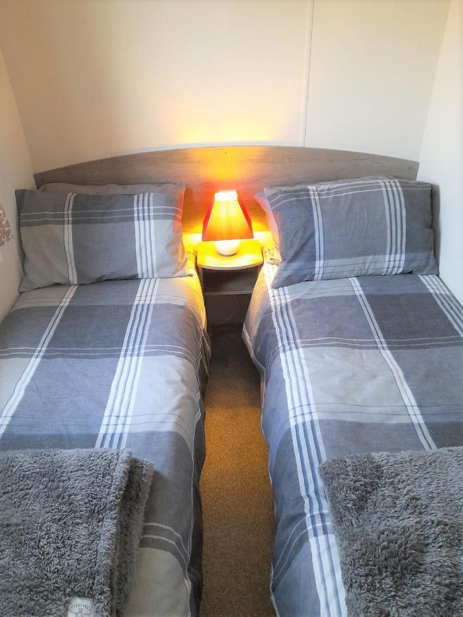 3 Bedroom Modern Caravan Sleeps Up To 8 ミロム エクステリア 写真