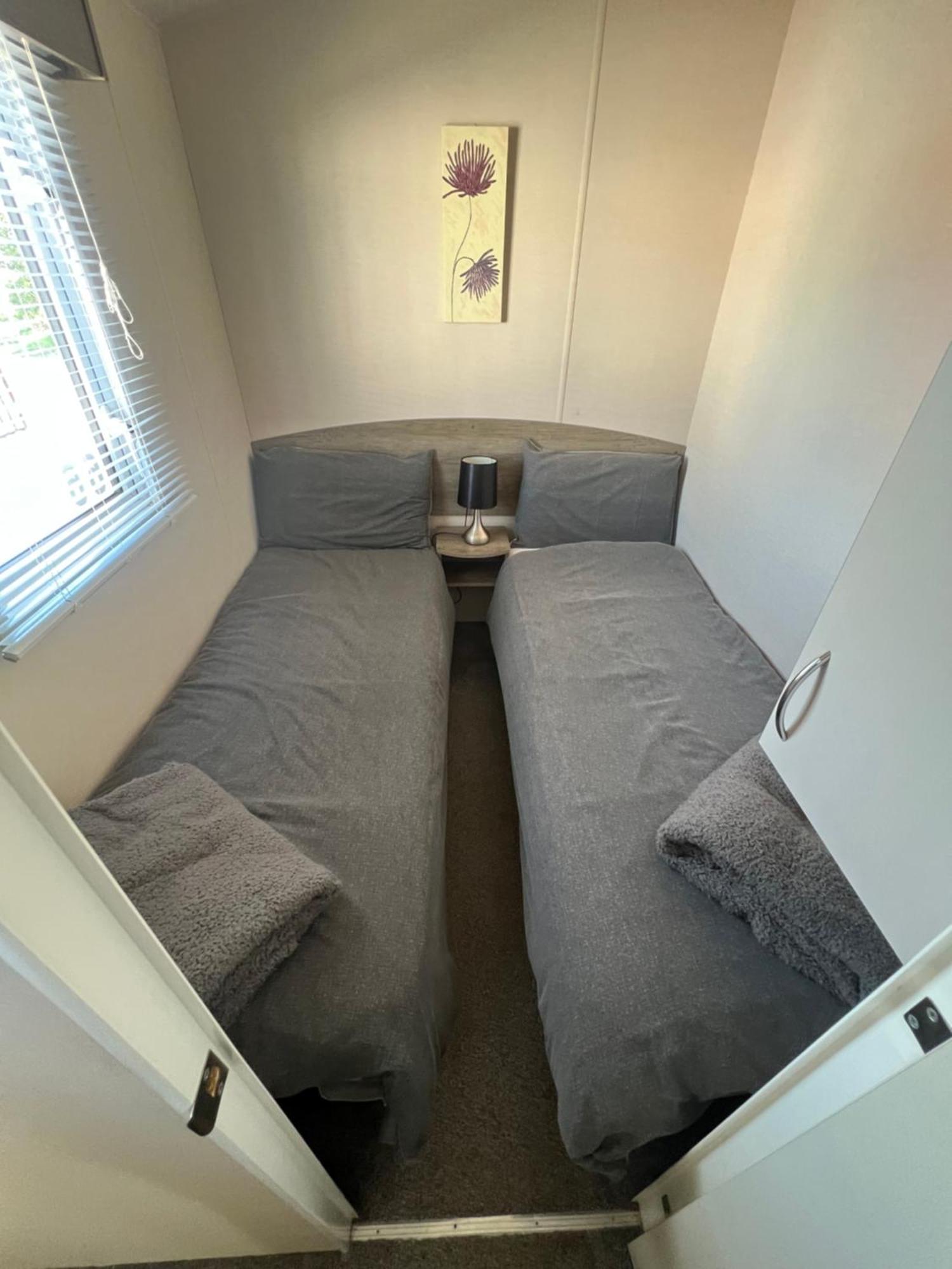 3 Bedroom Modern Caravan Sleeps Up To 8 ミロム エクステリア 写真
