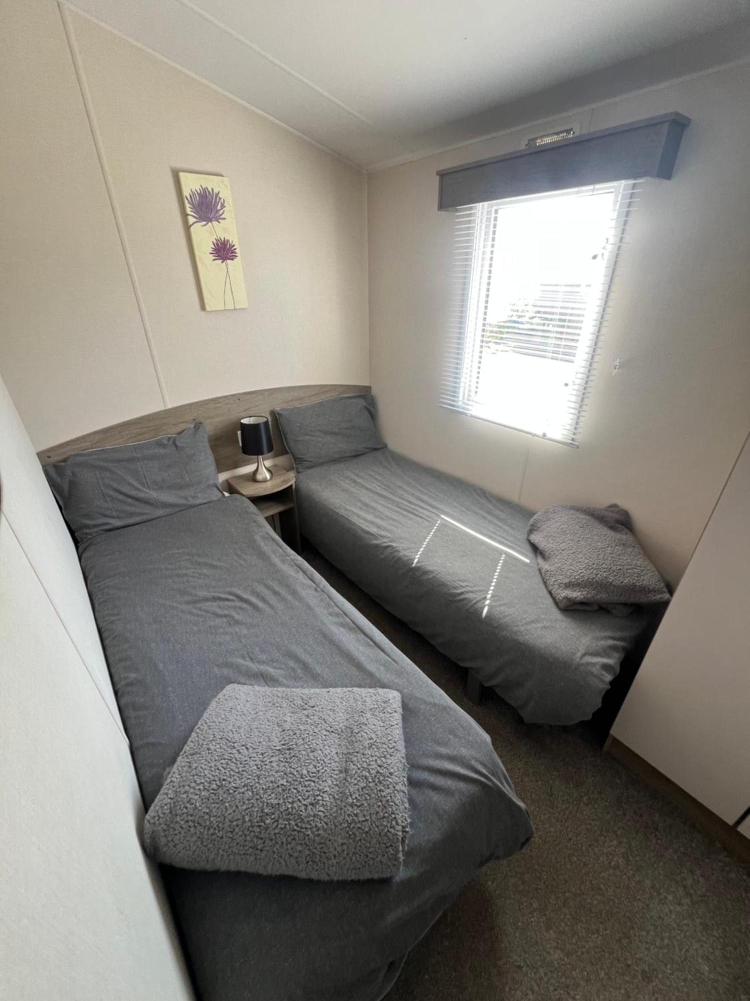 3 Bedroom Modern Caravan Sleeps Up To 8 ミロム エクステリア 写真